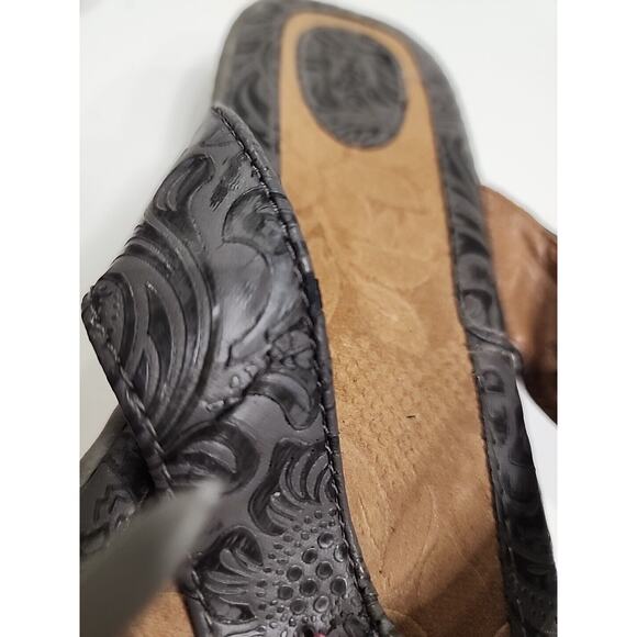 BOC Born Womens Size 10M Floral Embossed Thong Flip Flop‎ Slide Sandal FLAW - Picture 5 of 5